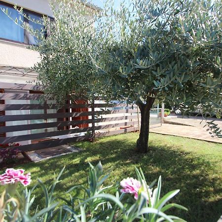 Apartment Luigi Poreč Exterior foto